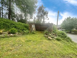 Garden:- click for photo gallery